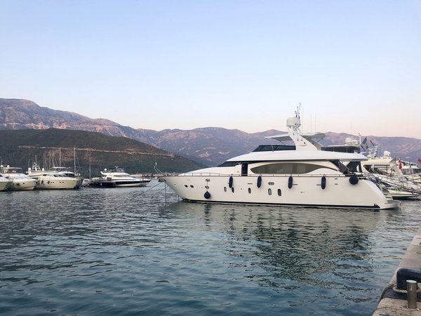 Les perles cachées : Yachts exceptionnels hors des sentiers battus