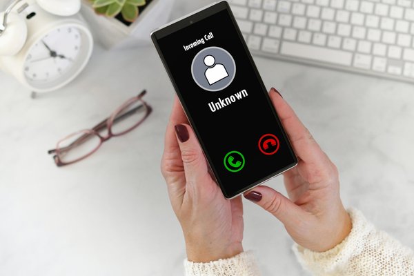 Identifier les appels inconnus : utilisez l'annuaire inversé free