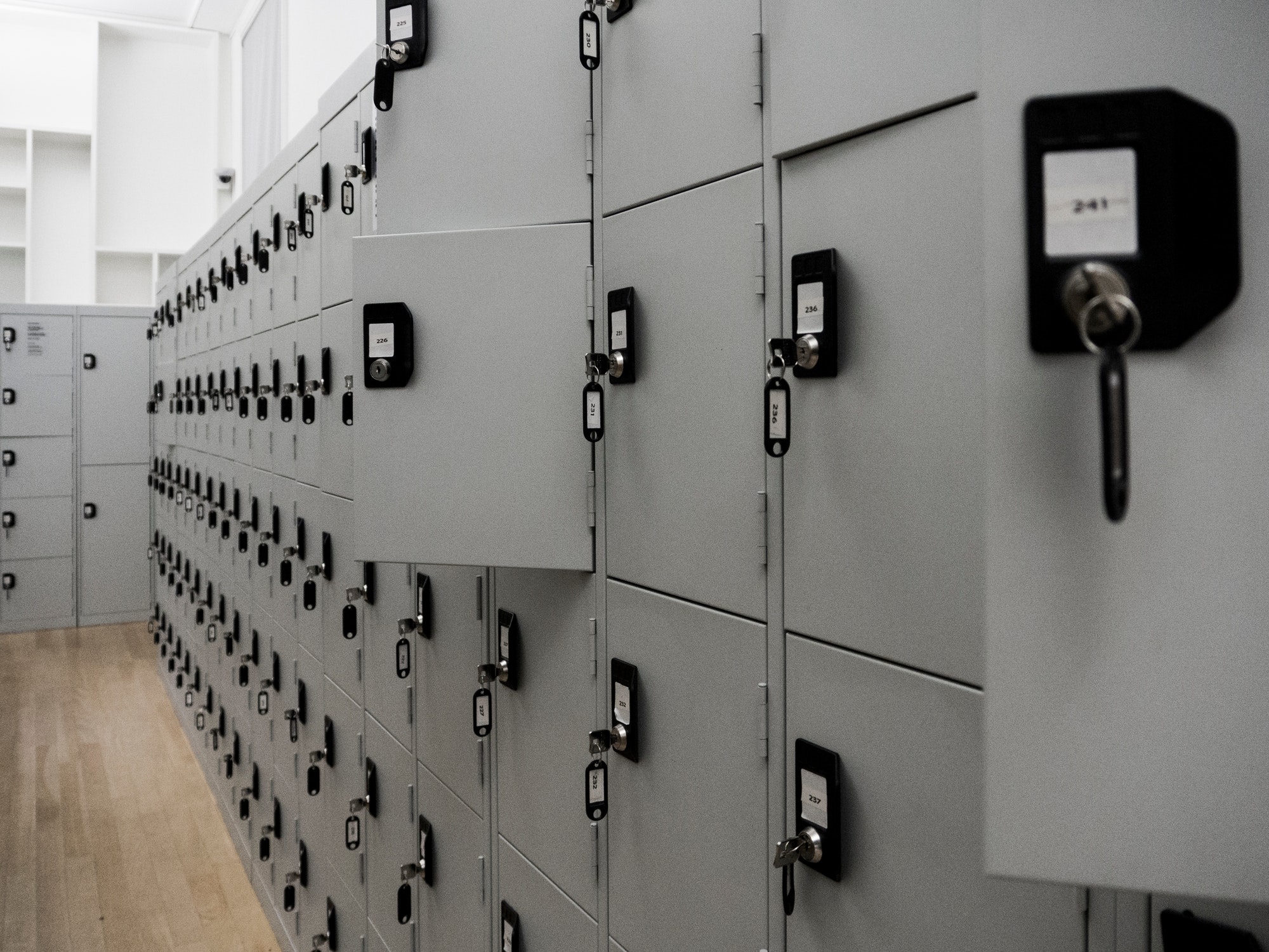 Utilisations variées des lockers à Paris SaintLazare